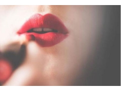 唇部比較薄什么方法可以有效的豐唇
